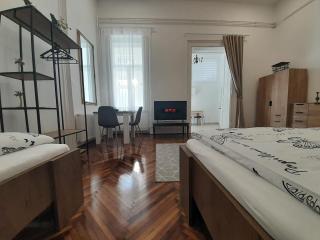 Déri Kert Apartmanház A - Baja - 0