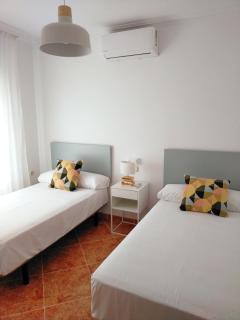 Casa playa, terraza y garaje - 2