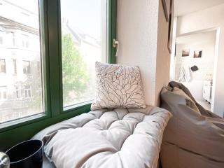 Zentrales Apartment mit TV, Küche und Mikrowelle - 2