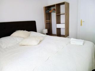 Confortable + - 6
