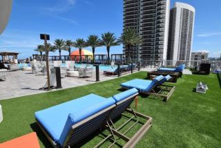 Lyfe-3308 - Hollywood - 7