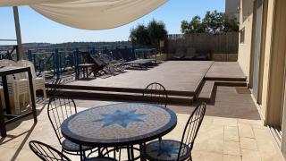 La Villa Toscana: Pool & Elah Valley vineyard view - Adderet - 7