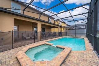 Cozy home with private pool 8809 - 9