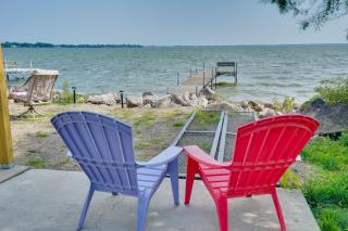 Lakefront Vacation Rental with Fire Pit and Dock! - 9