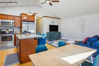 Cheery Tacoma Vacation Rental 7 Mi to Owen Beach! - 2