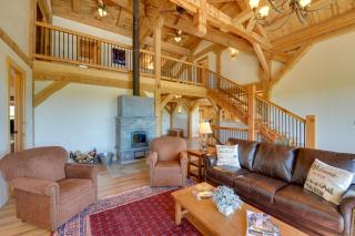 23 Mi to Targhee Skiing Felt Cabin with Hot Tub! - - 8