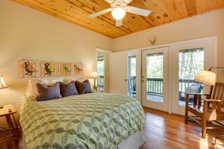 Spacious Georgia Escape with Fireplace, Deck and Grill - Lakemont - 3