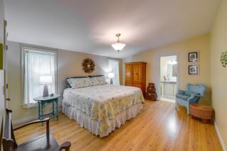 Cozy Langley Retreat Water Views and Beach Access - Langley - 2