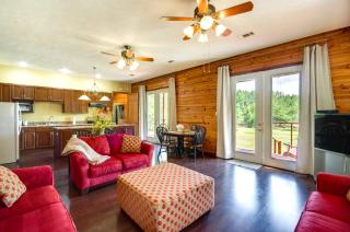 Cozy Summit Cabin with Hiking Trails and Fishing Pond! - Summit - 8