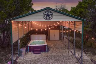 Hill Country Gem Sunset Deck, Hot Tub and Fire Pit - 9