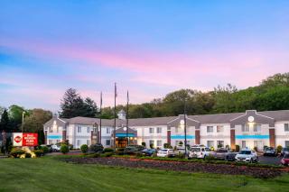 Best Western Plus New England Inn & Suites - Berlin - 0