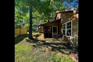 The Hideaway at Bear Mountain Log Cabins - Eureka Springs - 4