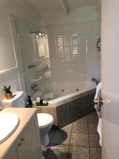 Creek Cottage Bed and Breakfast Traralgon - Traralgon - 3
