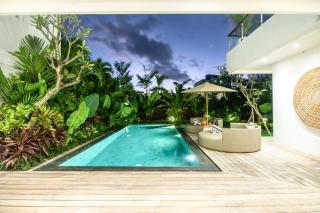 Coastal Elegance 4br Villa, 400m To Finns, - Canggu - 3