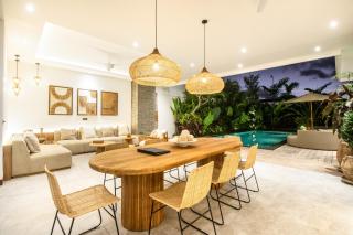 Coastal Elegance 4br Villa, 400m To Finns, - Canggu - 8
