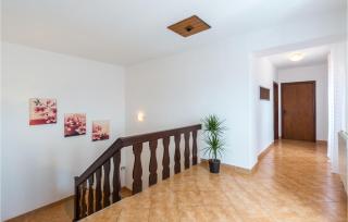 Lovely Home In Motovun With Sauna - Motovun - 9