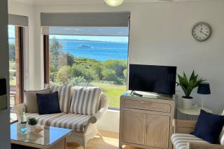 Promenade, 12 8 Intrepid Cl - fantastic waterfront unit with air con and WiFi - Nelson Bay - 4