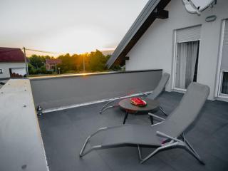 Lovely Holiday Home in Lovinac with Garden - Lovinac - 0