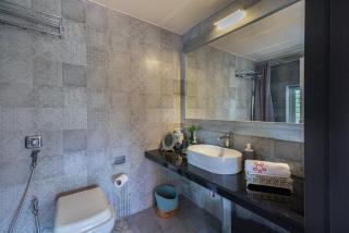 SaffronStays Vyom Farms - 2BR pool villa with orchards, bathtub, lawns & mountain sunrise views, elder-friendly stay - 2