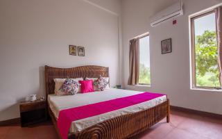 StayVista's Shivom Villa 8 - A Serene Escape with Views of the Valley and Lake - Lonavla - 3