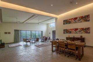 StayVista's Shivom Villa 8 - A Serene Escape with Views of the Valley and Lake - Lonavla - 5