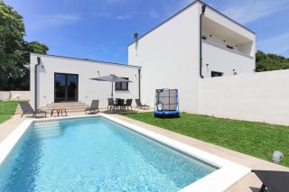 New modern villa Relax with private pool near the town and beach by WiiBuk - 3