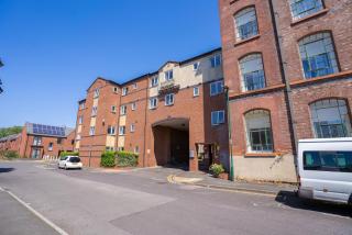Ensuite Bedrooms with Shared Kitchen and Apartments at Simpsons Hall in Nottingham - Nottingham - 7