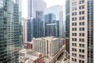Loop 1BR w Gym Pool nr Chicago Riverwalk CHI-278 - Chicago - 1