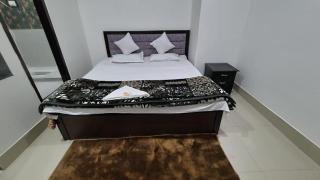 Royal Pamposh - Srinagar - 1