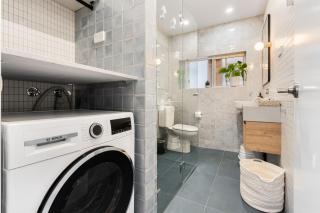Luxe 2BR with Smart TV Steps from Bondi Beach - 6