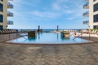 Across From The Beach! Near Pier Park & Dining! Sleeps 6! 2 BR / 2 BA! - Panama City Beach - 4