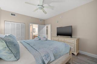 Beautiful 5th Floor Aqua Resort unit with direct Ocean Views, Sleeps 8! - Panama City Beach - 6