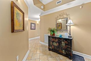 Gulf Front Master Bedroom! 2 Pools & Hot Tubs! Sleeps 8! - Panama City Beach - 9