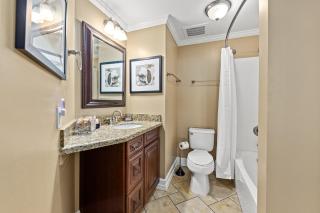 Gulf Front Master Bedroom! 2 Pools & Hot Tubs! Sleeps 8! - Panama City Beach - 8