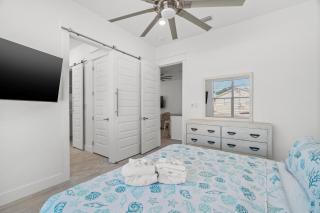 Brand NEW Expansive Coastal Home w/ Custom Furnishings Sleeps 15 - Panama City Beach - 8