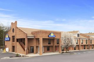 Days Inn by Wyndham Farmville - Farmville - 0