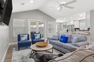 3BD, 2BA Home! Family Friendly! Close to Beach! HOT TUB! - Panama City Beach - 3