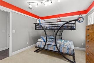 The FUN Orange home in a Great Location with bonus GAME room - Rosemary Beach - 8