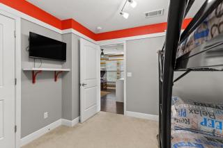 The FUN Orange home in a Great Location with bonus GAME room - Rosemary Beach - 7