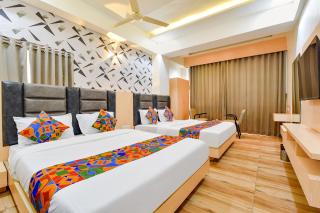 FabHotel Symphony Grand - 1