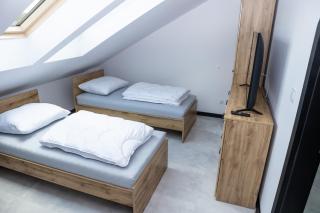 POKOJE JURAJSKI ZAKAMAREK - 3