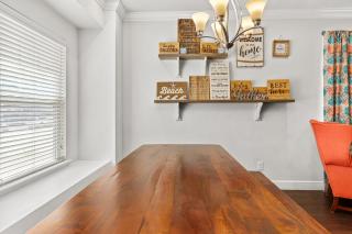 The FUN Orange home in a Great Location with bonus GAME room - Rosemary Beach - 3