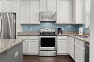 The FUN Orange home in a Great Location with bonus GAME room - Rosemary Beach - 2