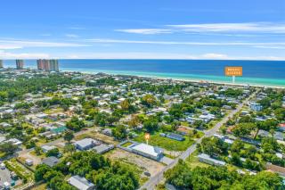 Brand New Home with In-ground Pool, Four Houses From Beautiful Laguna Beach - Panama City Beach - 8