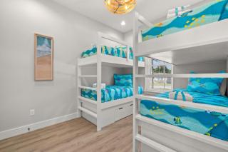 Brand New Home with In-ground Pool, Four Houses From Beautiful Laguna Beach - Panama City Beach - 2