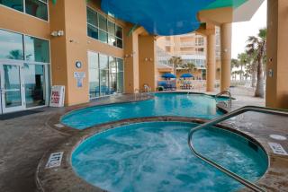 Water Park On-Site! 2 Beachfront Master Suites! Corner Balcony Views! - Panama City Beach - 6
