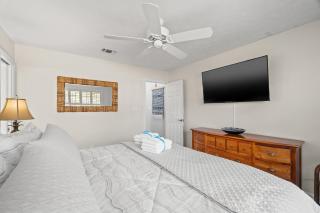 Contemporary Bungalow / West End PCB / Available NOW! / Perfect for Family - Panama City Beach - 7