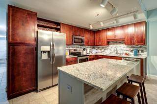 Gorgeous 1-Bed 2-Bath condo with Gulf View! Pools On-Site! Walk To The Beach! - Panama City Beach - 9