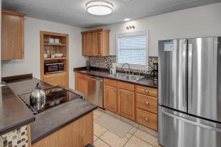 Pet Friendly Beach House ALL NEW Tastefully Remodeled w Golf Cart Included! - Panama City Beach - 7