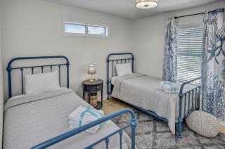 Pet Friendly Beach House ALL NEW Tastefully Remodeled w Golf Cart Included! - Panama City Beach - 6